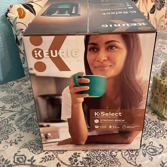 KEURG K-Select Black single serve coffee maker